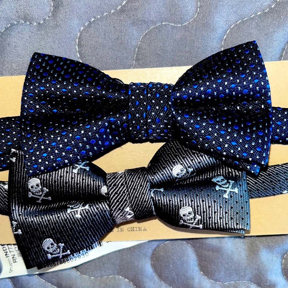 Zara Boys Set of 2 Bow Ties ☠️ 💙